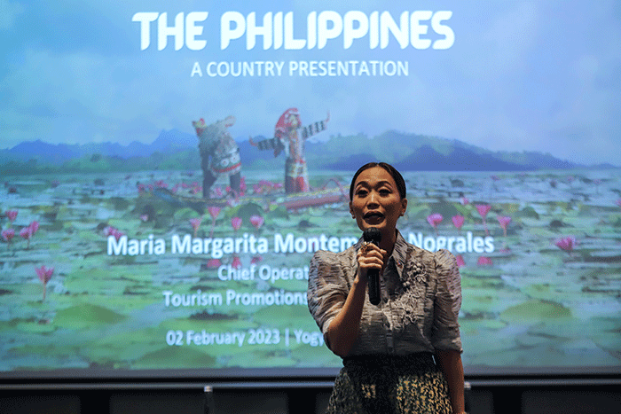 Chief Operating Officer Phillipine Tourism Promotions Board, Maria Margarita Montemayor Nograles memberikan pemaparan saat ATF 2023.