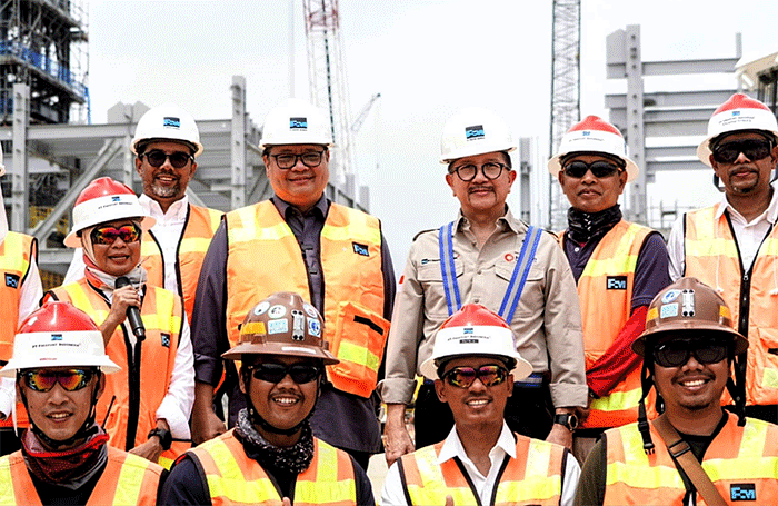 Menko Airlangga Hartarto meninjau secara langsung tingkat kemajuan pengembangan KEK Java Integrated Industrial and Ports State (JIIPE) Gresik.