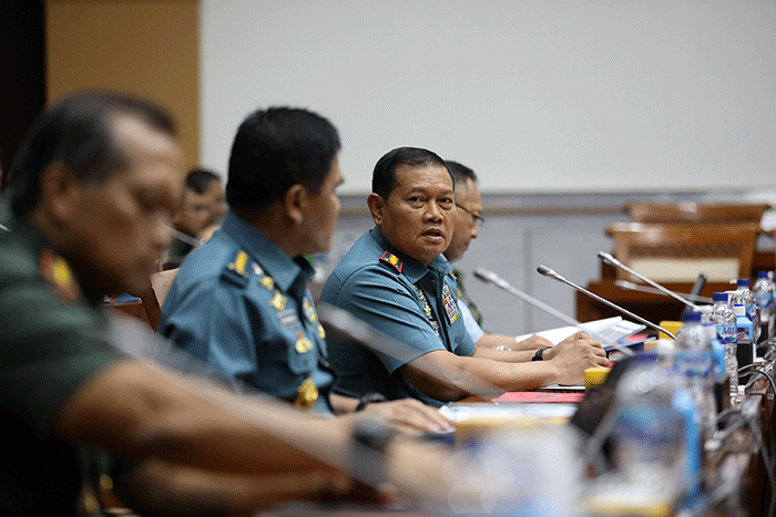 Panglima TNI Laksamana TNI Yudo Margono saat mengikuti rapat kerja bersama Komisi I DPR di Kompleks Parlemen, Senayan, Jakarta, Kamis (2/2/2023).