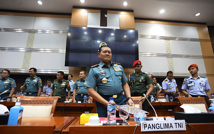 Panglima TNI Laksamana TNI Yudo Margono saat mengikuti rapat kerja bersama Komisi I DPR di Kompleks Parlemen, Senayan, Jakarta, Kamis (2/2/2023).