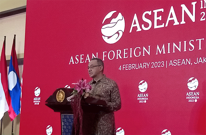 Menteri Luar Negeri Indonesia Retno Marsudi mengatakan negara-negara ASEAN lainnya mendukung upaya Indonesia untuk mengatasi isu Myanmar.