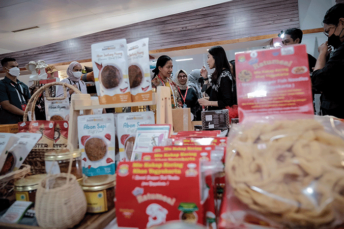 Wakil Menteri Pariwisata dan Ekonomi Kreatif (Wamenparekraf) Angela Tanoesoedibjo berkesempatan mengunjungi Travel Exchange (TRAVEX).