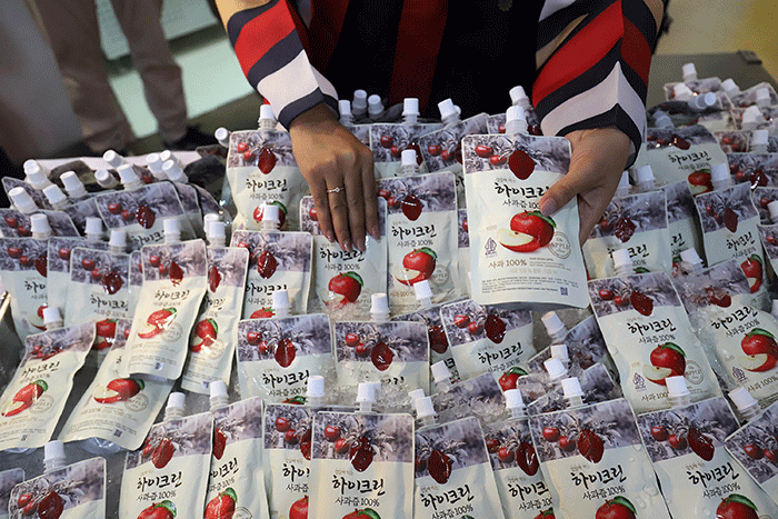 Hero Supermarket berkolaborasi dengan PT Ways Trading Indonesia menghadirkan produk jus asal Cheongsong Korea.