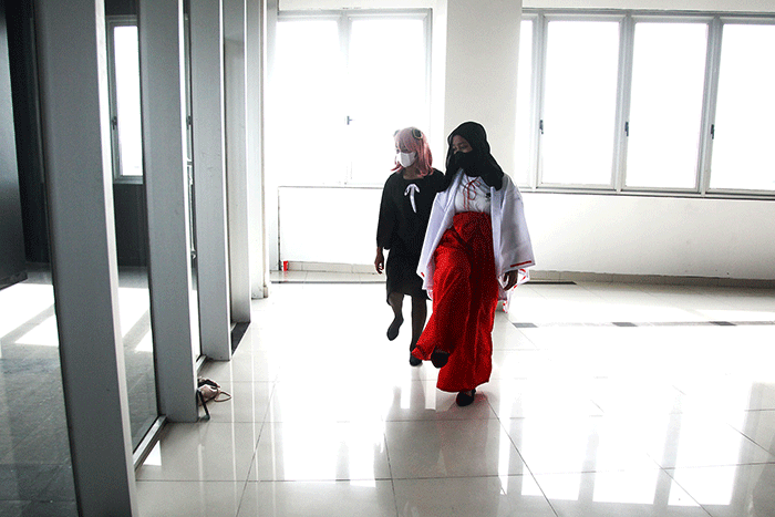 Puluhan cosplayer dengan mengunakan berbagai kostum karakter anime, manga, superhero, dan game mengikuti lomba kompetisi cosplay.