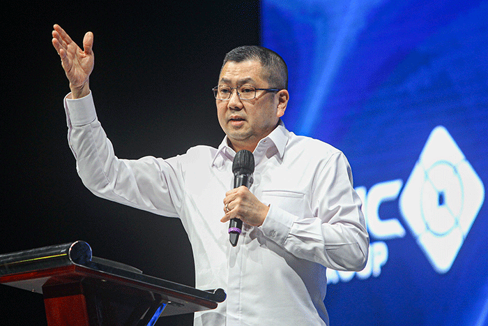Executive Chairman MNC Group Hary Tanoesoedibjo saat memberikan arahan kepada karyawan MNC Group dalam acara CFO Media Group Forum di Jakarta.