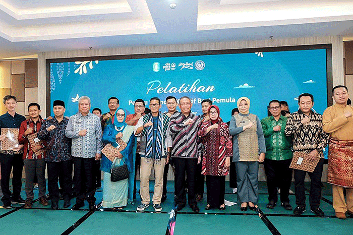 Menparekraf Sandiaga Salahuddin Uno saat menghadiri acara Pelatihan Pelaku Ekonomi Kreatif Pemula dan Peluncuran Calendar of Event Kalbar 2023.