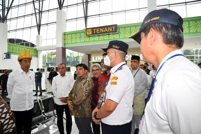 Presiden Joko Widodo meresmikan dua terminal di Provinsi Sumatra Utara (Sumut), di Terminal Amplas, Kota Medan, Kamis (9/2/2023).