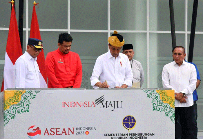 Presiden Joko Widodo meresmikan dua terminal di Provinsi Sumatra Utara (Sumut), di Terminal Amplas, Kota Medan, Kamis (9/2/2023).