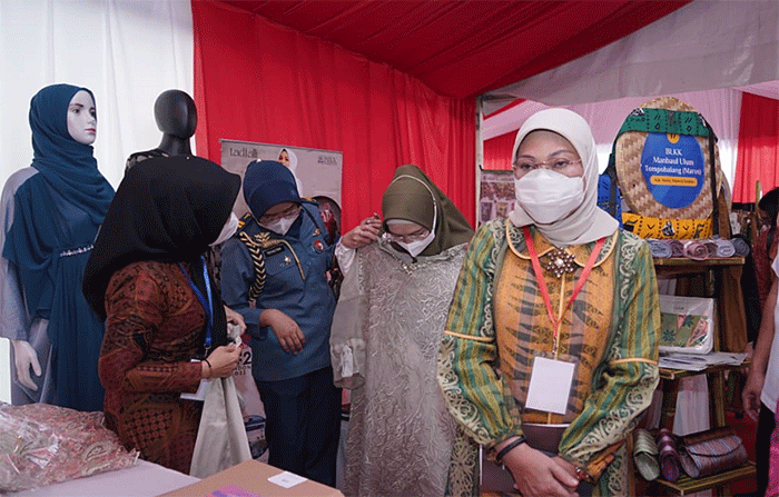 Peresmian BLK Komunitas Program Pembangunan Tahun 2022 dan Festival Kemandirian BLK Komunitas, di Yayasan Ponpes Manhalul Ma`arif Darek, Lombok Tengah.