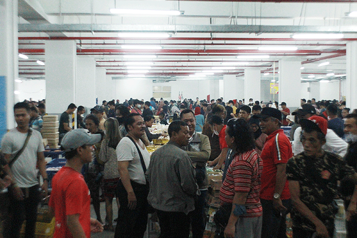 Pedagang kue tradisional atau kue subuh meramaikan Festival Kue di pusat perbelanjaan Senen, Jakarta Pusat, Jumat (10/2/2023).