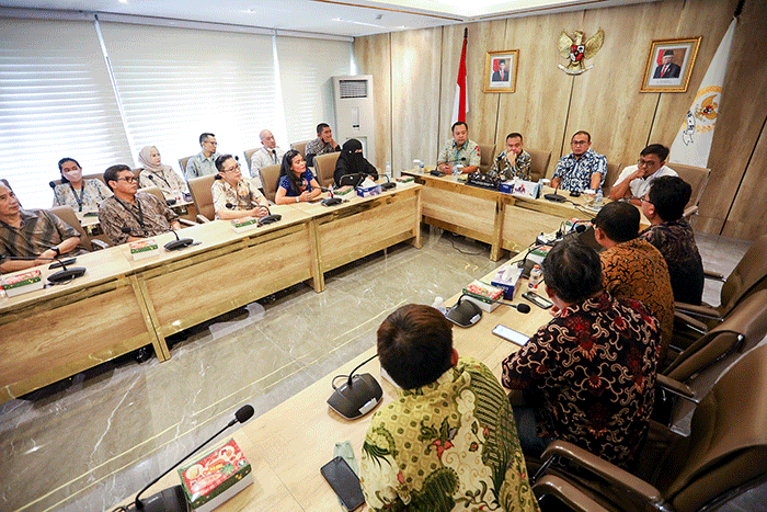 Wakil Ketua DPR RI Sufmi Dasco menerima audiensi para korban Meikarta di Gedung Nusantara III, Gedung DPR, Jakarta, Jumat (10/2/2023).