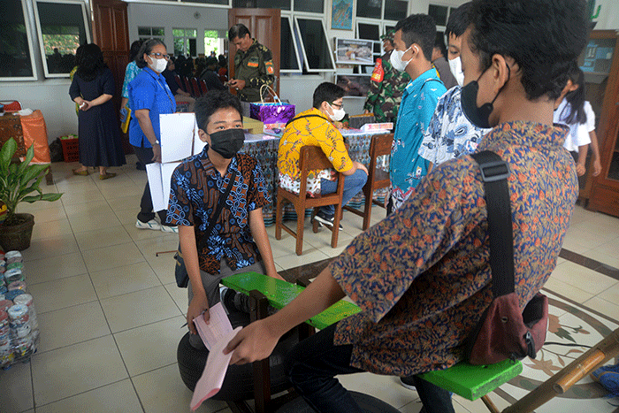 Tarian tradisional yang ditampilkan para siswa menyemarakkan kegiatan KD Pro 2023 di Kampus Kebon Dalem Sambiroto, Semarang, Jawa Tengah.