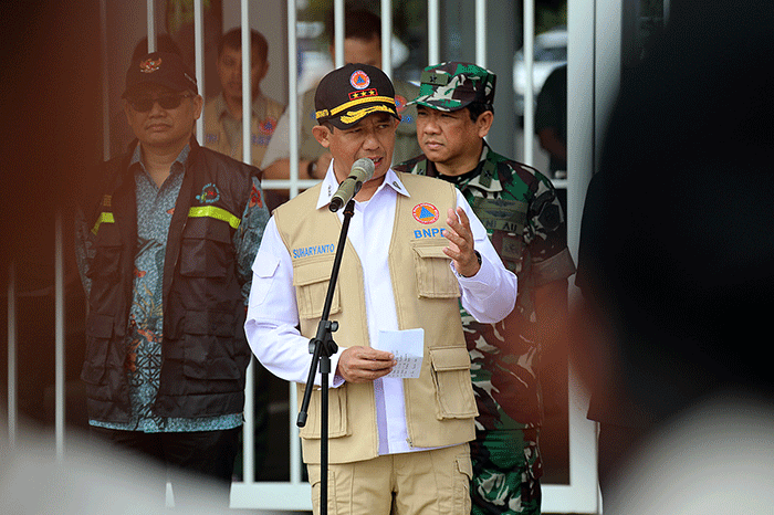 Kepala BNPB Letjen TNI Suharyanto memimpin pelepasan bantuan kemanusiaan Indonesia tahap kedua menuju Turkiye di Lanud Halim Perdanakusuma, Jakarta.