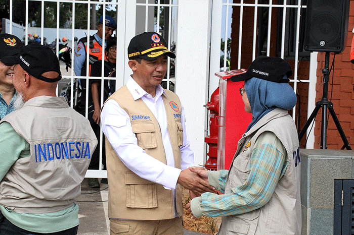Kepala BNPB Letjen TNI Suharyanto memimpin pelepasan bantuan kemanusiaan Indonesia tahap kedua menuju Turkiye di Lanud Halim Perdanakusuma, Jakarta.