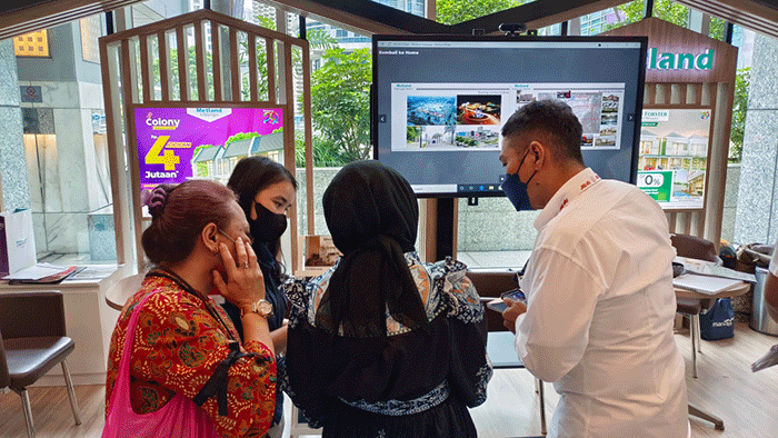 Pembukaan pameran bertajuk Find Your Property (FYP) Fest 2023 by by Bank Mandiri di Menara Mandiri, Jakarta, Senin (13/2/2023).