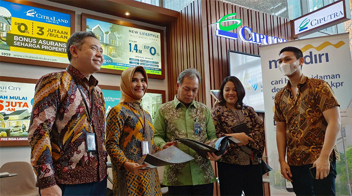 Pembukaan pameran bertajuk Find Your Property (FYP) Fest 2023 by by Bank Mandiri di Menara Mandiri, Jakarta, Senin (13/2/2023).