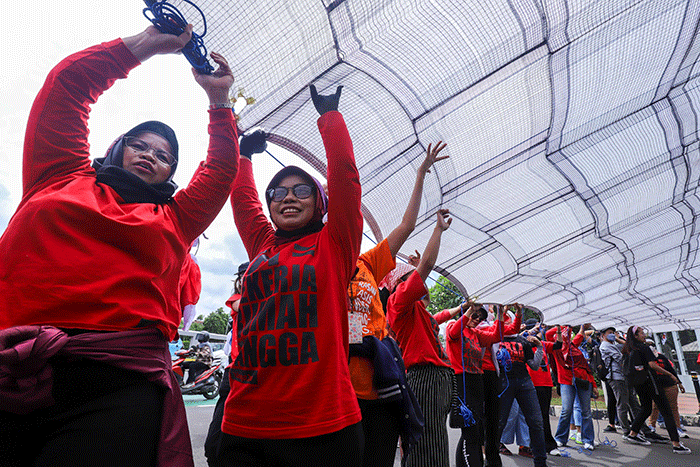 Puluhan Pekerja Rumah Tangga (PRT) menggelar aksi unjuk rasa di depan Gedung DPR/MPR RI, Rabu (15/2/2023).