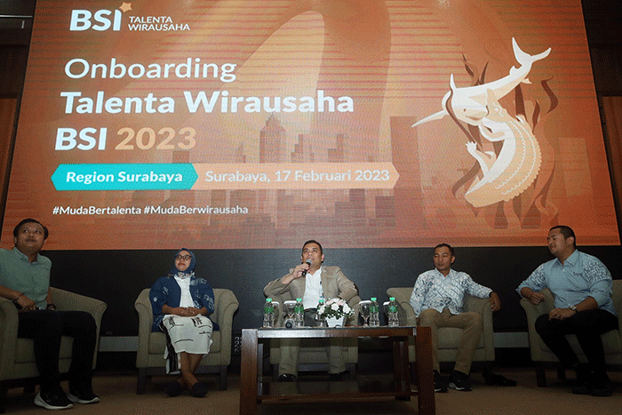 Pembukaan Onboarding Talenta Wirausaha BSI 2023 di Universitas Islam Negeri Sunan Ampel (UINSA) Surabaya, Jawa Timur, Jumat (17/2/2023).