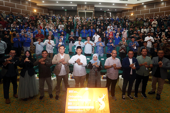 Pembukaan Onboarding Talenta Wirausaha BSI 2023 di Universitas Islam Negeri Sunan Ampel (UINSA) Surabaya, Jawa Timur, Jumat (17/2/2023).