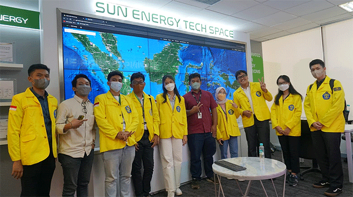 Group Head of Marketing SUN Anggita Pradipta saat memperkenalkan SUN Energy sebagai perusahaan pengembang energi surya di Indonesia.