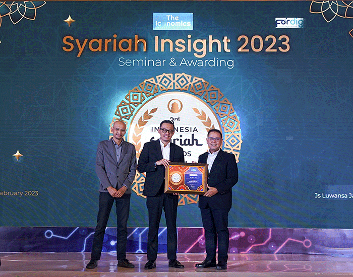 Top Sharia Business Unit in KBMI 2 Category yang diselenggarakan oleh The Iconomics, pada gelaran 3rd Indonesia Syariah Awards 2023 di Jakarta.