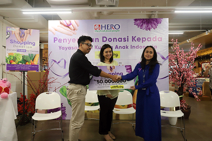 Cancer Talk & Donasi Hero Supermarket untuk Yayasan Pita Kuning, di Jakarta, Jumat (17/2/2023).