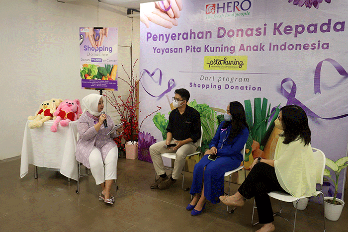 Cancer Talk & Donasi Hero Supermarket untuk Yayasan Pita Kuning, di Jakarta, Jumat (17/2/2023).