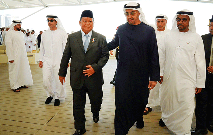 Menteri Pertahanan Prabowo Subianto melaksanakan kunjungan ke Uni Emirat Arab (UEA) atas undangan dari Presiden UEA Sheikh Mohamed bin Zayed Al Nahyan (MBZ).