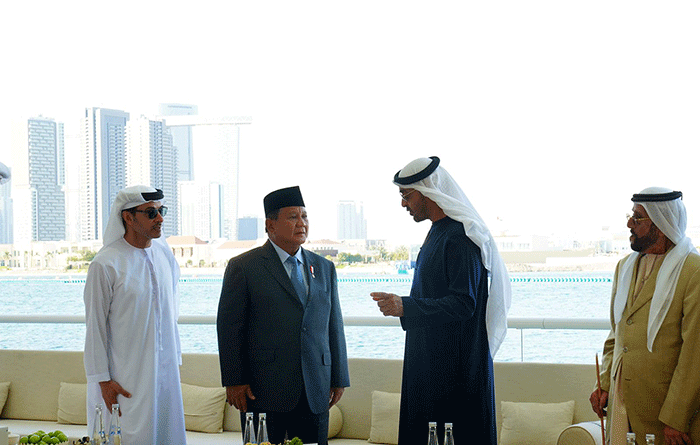Menteri Pertahanan Prabowo Subianto melaksanakan kunjungan ke Uni Emirat Arab (UEA) atas undangan dari Presiden UEA Sheikh Mohamed bin Zayed Al Nahyan (MBZ).