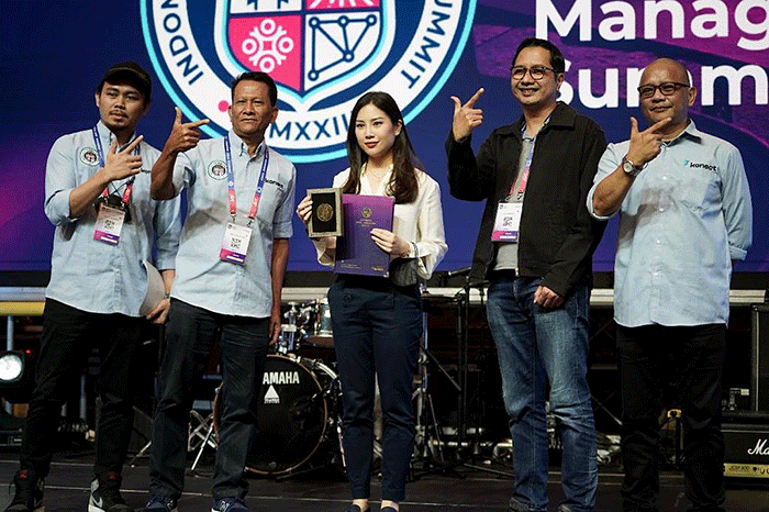 Wamenparekraf Angela Tanoesoedibjo saat menghadiri acara “Indonesia Event Management Summit (IVES) 2023 di Jakarta Convention Center, Rabu (22/2/2023).