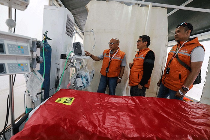 Sejumlah tenaga kesehatan memeriksa kesiapan Trauma Center untuk kegiatan F1 PowerBoat F1H20 di kawasan Danau Toba, Balige, Sumatra Utara, Kamis (23/2/2023).