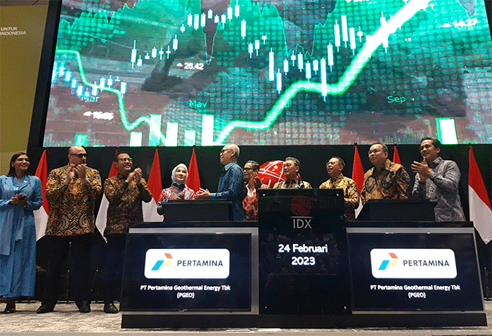 Pada hari ini telah resmi mencatatkan sahamnya untuk diperdagangkan di Papan Utama Bursa Efek Indonesia (“BEI”) dengan kode saham PGEO.