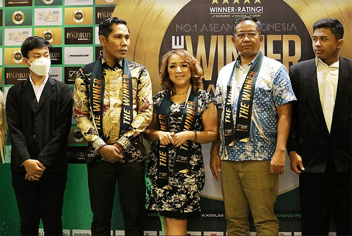 Indonesia The Winner Awards - Best Inspiring & Creativity Women Award 2023 Bersama Majalah Penghargaan Indonesia di Jakarta, Jumat (24/2/2023).