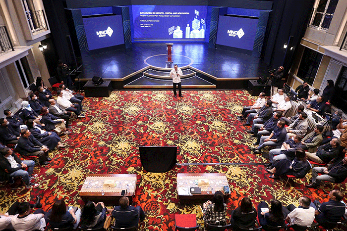Executive Chairman MNC Group Hary Tanoesoedibjo memberikan arahan kepemimpinan kepada jajaran Direksi grup Financial Services.