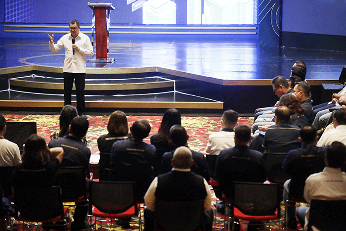 Executive Chairman MNC Group Hary Tanoesoedibjo memberikan arahan kepemimpinan kepada jajaran Direksi grup Financial Services.