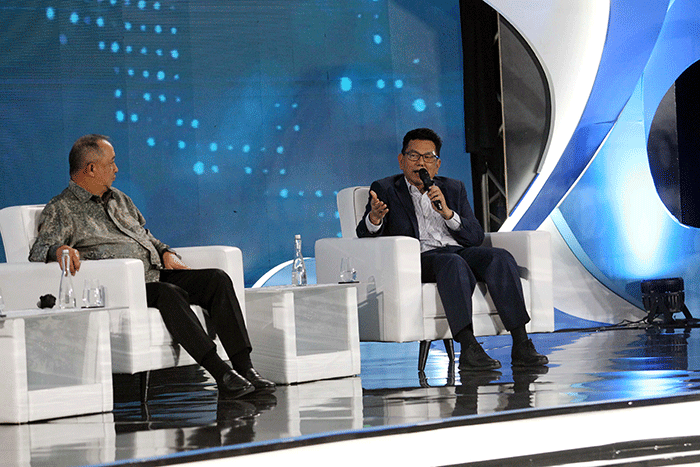 Economic Outlook 2023 dengan tema “Menjaga Momentum Ekonomi di Tengah Ketidakpastian