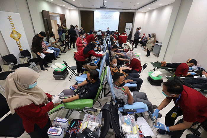 Executive Chairman MNC Group Hary Tanoesoedibjo saat meninjau acara kegiatan donor darah MNC Peduli.