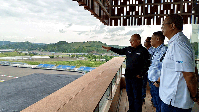 Penandatanganan Perjanjian kerja sama dukungan Bank Mandiri untuk Sirkuit Internasional Mandalika 2023.