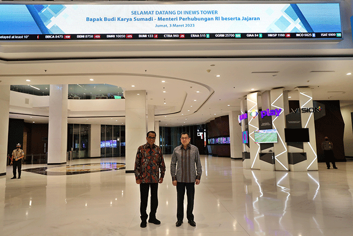 Executive Chairman MNC Group Hary Tanoesoedibjo bersama jajaran direksi MNC Media menerima kunjungan Menteri Perhubungan Budi Karya Sumadi bersama jajaran.