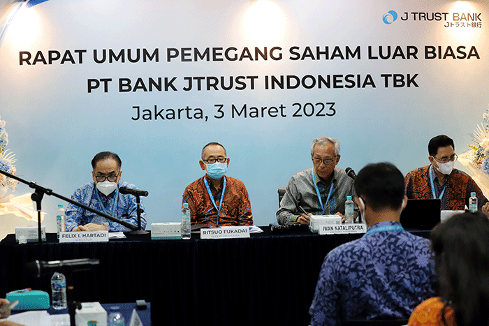 Rapat Umum Pemegang Saham Luar Biasa PT Bank JTrust Indonesia Tbk di Jakarta, Jumat (3/3/2023).