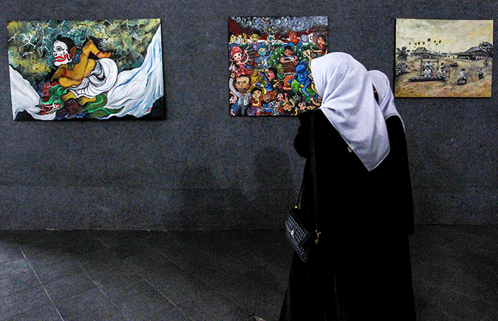 Puluhan karya seni pelajar Sumsel dipamerkan pada cara Pagelaran Budaya yang diselenggarakan Forum OSIS Sumatera Selatan di Galeri Cipta Budaya, Palembang.