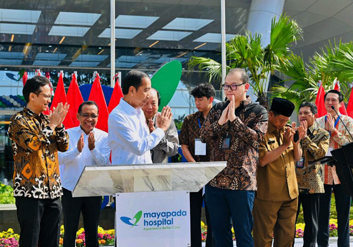 Presiden Joko Widodo meresmikan Mayapada Hospital Bandung yang berlokasi di Jalan Terusan Buah Batu No. 5, Kota Bandung, Jawa Barat, Senin (6/3/2023).