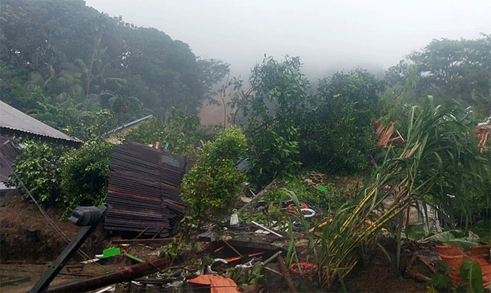 Sebanyak kurang lebih 10 orang dilaporkan meninggal dunia setelah terdampak bencana tanah longsor yang terjadi di Kecamatan Serasan, Kabupaten Natuna.