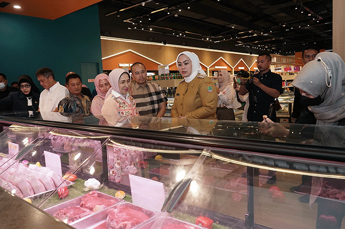 Pembukaan Toko Daging Nusantara di Cikampek, Jawa Barat, Selasa (7/3/2023).