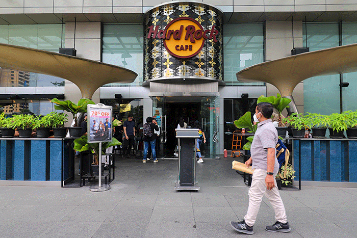 Suasana Hard Rock Cafe di kawasan SCBD, Jakarta, Rabu (8/3/2023).