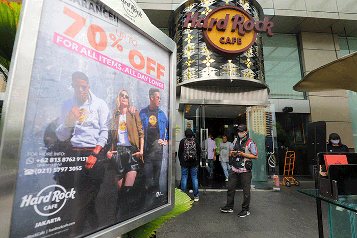 Suasana Hard Rock Cafe di kawasan SCBD, Jakarta, Rabu (8/3/2023).