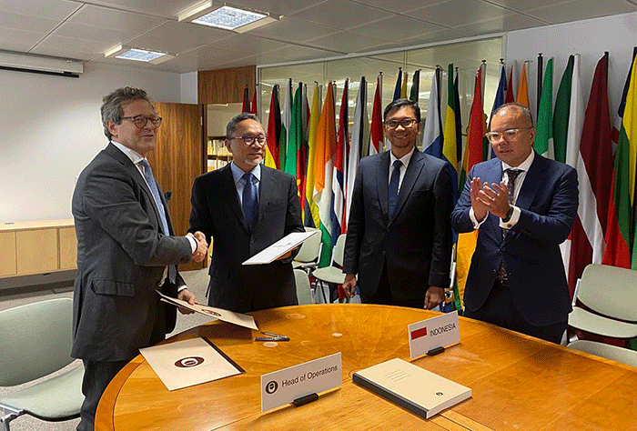 Mendag Zukkifli Hasan menandatangani Mou bersama Head Of Operation International Coffee Organization Gerardo Pattacconi.