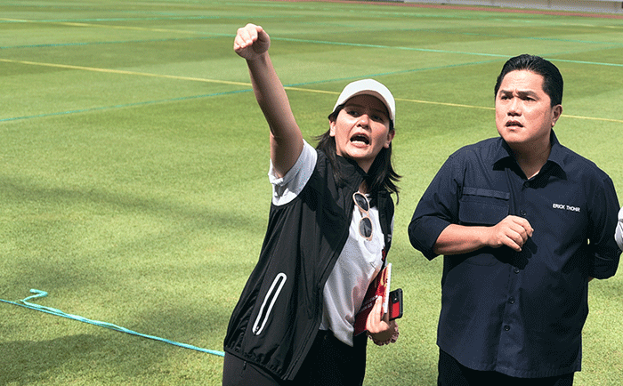 Ketum PSSI Erick Thohir didampingi Menpora Zainudin Amali, Gubernur Sumsel Herman Deru, Wali Kota Palembang Harnojoyo memantau kesiapan Stadion GSJ Palembang.