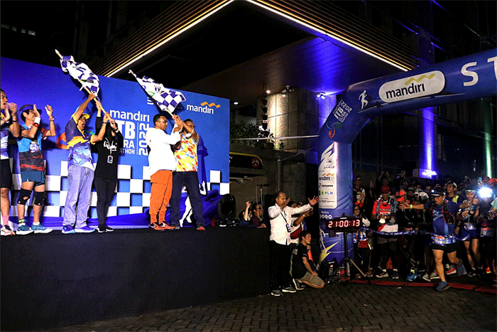 Mandiri ITB Ultra Marathon 2022 sejauh 180Km di Jakarta, Jumat (10/3/2023) malam.