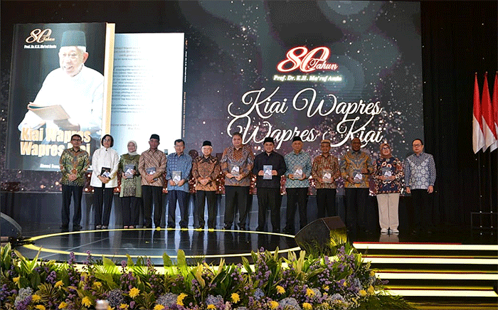 Menaker Ida Fauziyah menghadiri acara peluncuran buku 80 tahun Prof. Dr. K. H. Ma'ruf Amin 